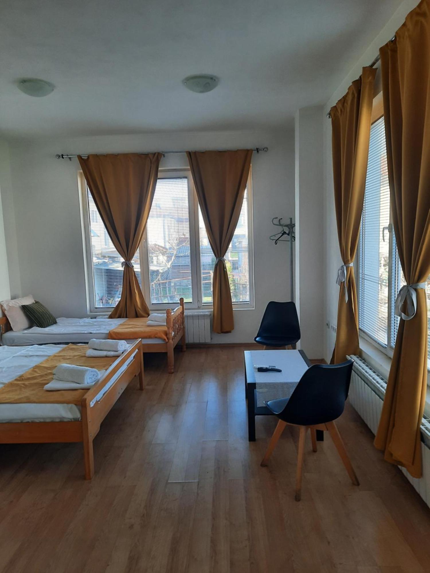 Guest House Gina オフリド エクステリア 写真